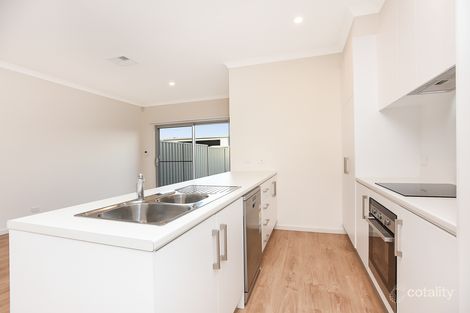 Property photo of 28 Robinson Road Seaford Heights SA 5169