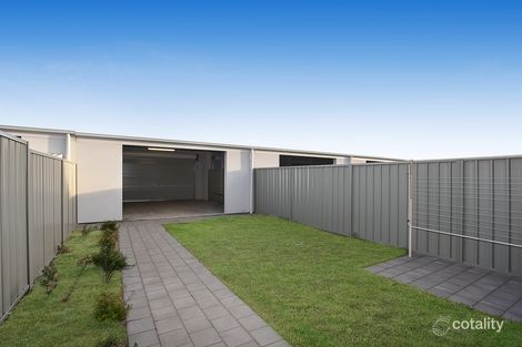 Property photo of 28 Robinson Road Seaford Heights SA 5169