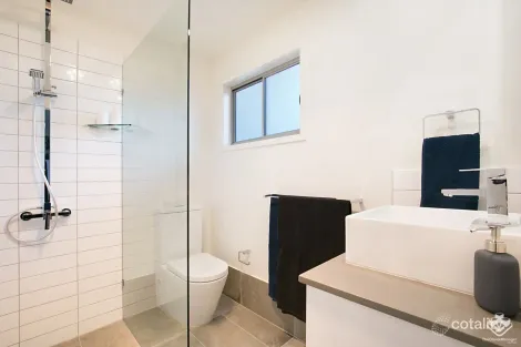 Property photo of 165 Ekibin Road East Tarragindi QLD 4121