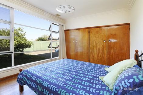 Property photo of 17 Macarthur Avenue Hamlyn Heights VIC 3215