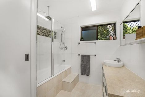 Property photo of 32 Ruby Round Kelso QLD 4815