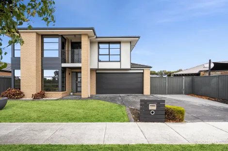 8 Eastlakes Bvd, Lara, VIC 3212