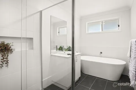Property photo of 2 Newport Circuit Old Bar NSW 2430