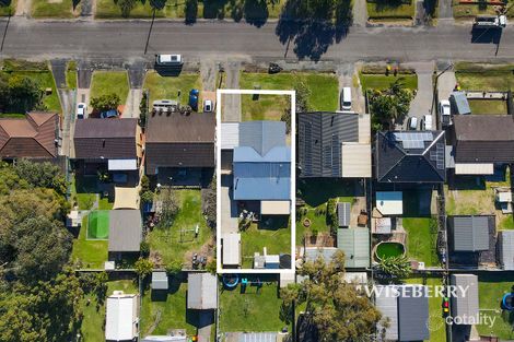 Property photo of 23 Campbell Parade Mannering Park NSW 2259