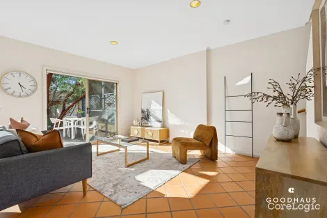 Property photo of 33 Bamir Square Ngunnawal ACT 2913