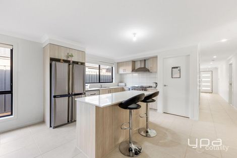 Property photo of 16 Serengeti Circuit Tarneit VIC 3029