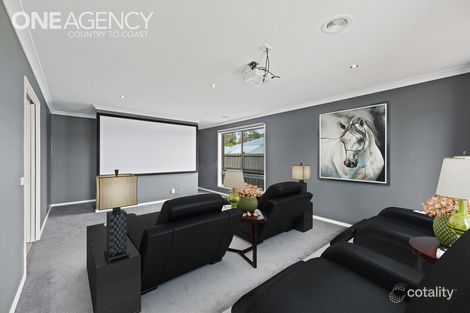 Property photo of 4 Bunyip Drive Drouin VIC 3818