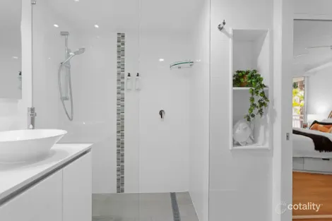 Property photo of 202/220 The Esplanade Burleigh Heads QLD 4220