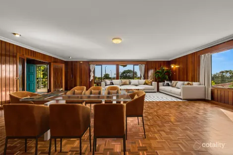 Property photo of 21 Belconnen Way Weetangera ACT 2614