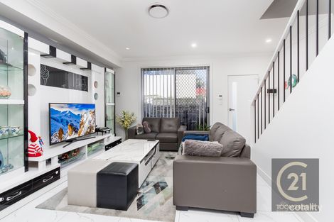 Property photo of 1/27C Carinya Road Girraween NSW 2145