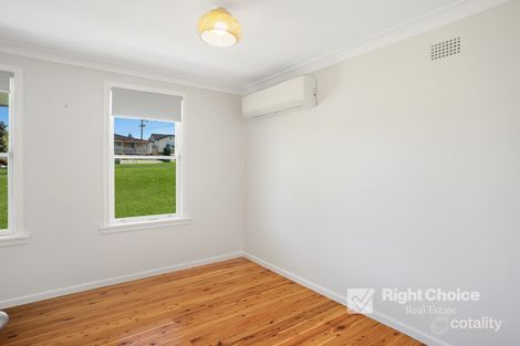 Property photo of 11 Inglebar Crescent Koonawarra NSW 2530