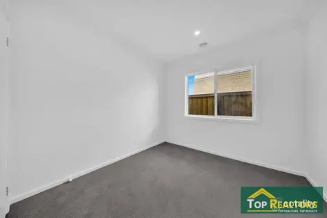 Property photo of 137 Polly Parade Tarneit VIC 3029