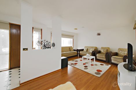 Property photo of 39 Pinnacle Crescent Brookfield VIC 3338