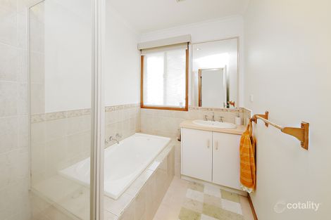 Property photo of 39 Pinnacle Crescent Brookfield VIC 3338