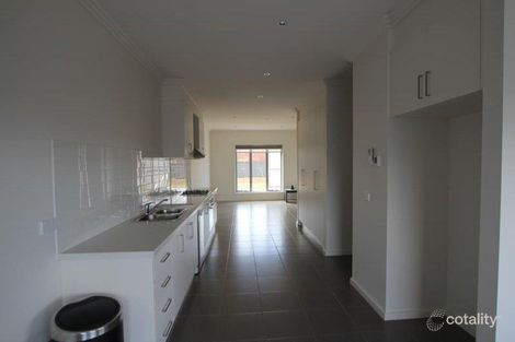 Property photo of 5 Moncrieff Parade Point Cook VIC 3030