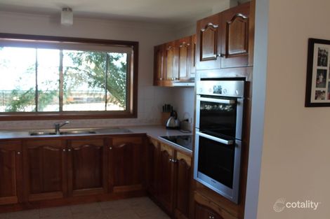 Property photo of 21 Marrah Drive Wy Yung VIC 3875