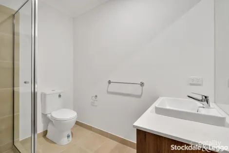 Property photo of 5 Turning Loop Fraser Rise VIC 3336