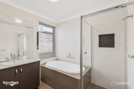 Property photo of 14 Emily Crescent Point Cook VIC 3030
