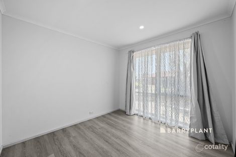 Property photo of 56 Strong Drive Hampton Park VIC 3976