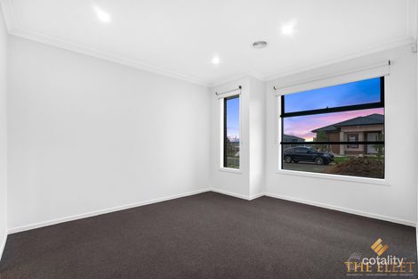 Property photo of 18 Winton Drive Fraser Rise VIC 3336