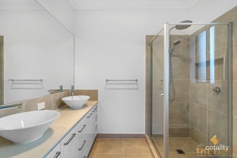 Property photo of 18 Winton Drive Fraser Rise VIC 3336