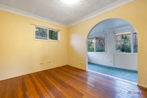 Property photo of 15 Togar Street Mansfield QLD 4122