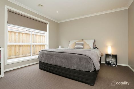 Property photo of 82 Barleygrass Crescent Brookfield VIC 3338