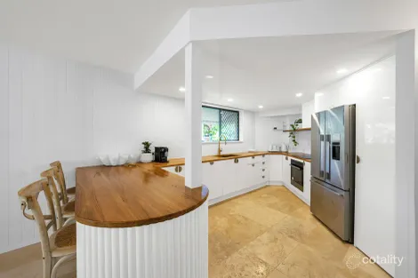 Property photo of 10/11 Hooker Boulevard Broadbeach Waters QLD 4218