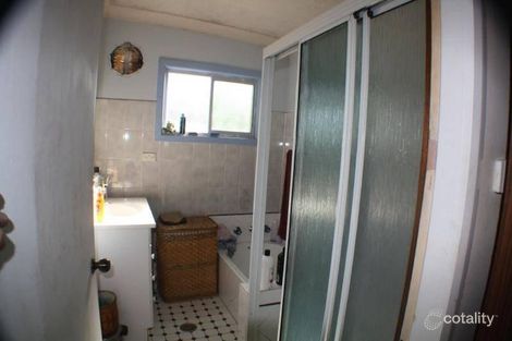 Property photo of 10 Anembo Avenue Summerland Point NSW 2259