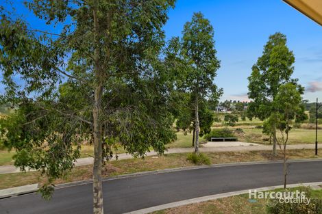 Property photo of 15 Otago Loop Caroline Springs VIC 3023