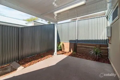 Property photo of 4/18 Swallow Court Newtown QLD 4350