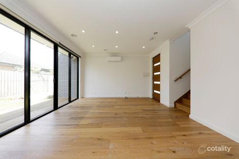 Property photo of 2/25 Bizley Street Mount Waverley VIC 3149