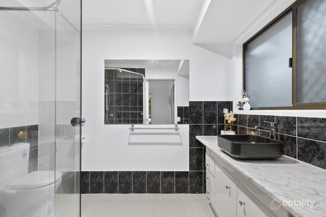 Property photo of 34 Glen Ross Road Sinnamon Park QLD 4073