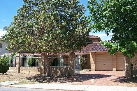 2 Carlow Cir, Waterford, WA 6152