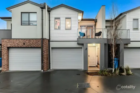 Property photo of 17/10 Mickleham Drive Cranbourne North VIC 3977