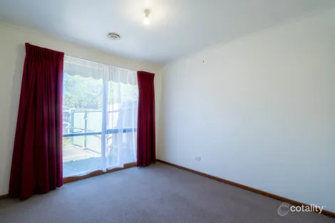 Property photo of 100 Monahans Road Cranbourne VIC 3977