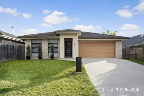 8 Finch Cres, Aberglasslyn, NSW 2320
