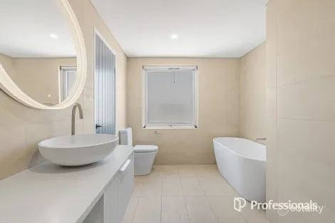 Property photo of 8 Moth Court Ocean Reef WA 6027