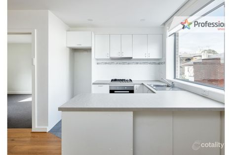 1/4 Burnett St, St Kilda, VIC 3182