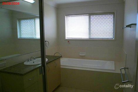 Property photo of 10 Satinash Way Flinders View QLD 4305