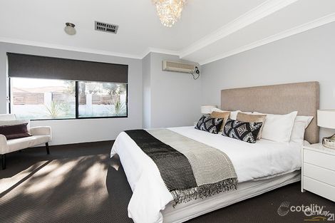 Property photo of 26 Macalpine Retreat Kinross WA 6028