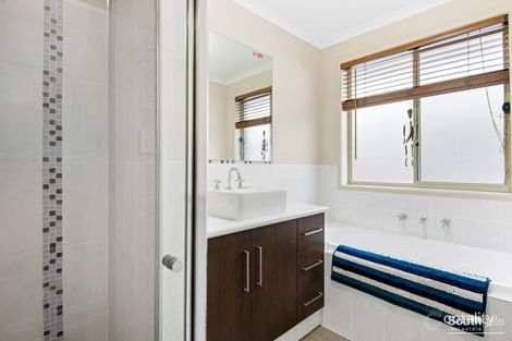 Property photo of 33 Byron Bay Boulevard Seaford Rise SA 5169