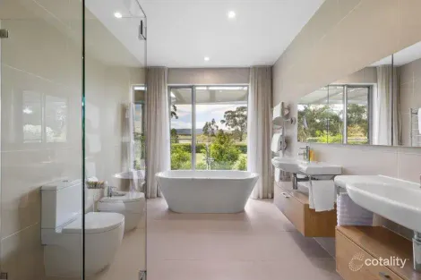 Property photo of 44 Manorina Way Macedon VIC 3440