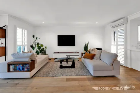 Property photo of 1/37 Ormond Esplanade Elwood VIC 3184