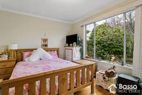 Property photo of 80 Warranilla Avenue Rosebud VIC 3939