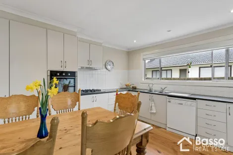 Property photo of 80 Warranilla Avenue Rosebud VIC 3939