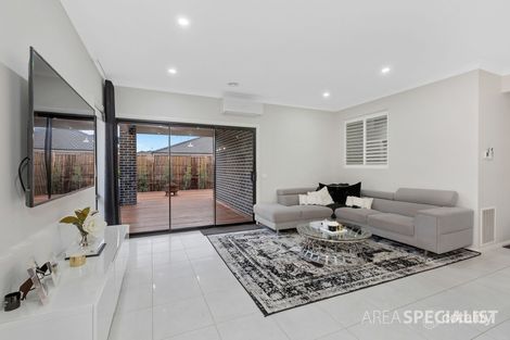 Property photo of 51 Castillo Avenue Clyde North VIC 3978