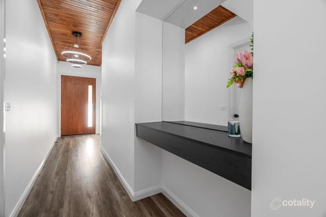 Property photo of 16 Oasis Avenue Mickleham VIC 3064