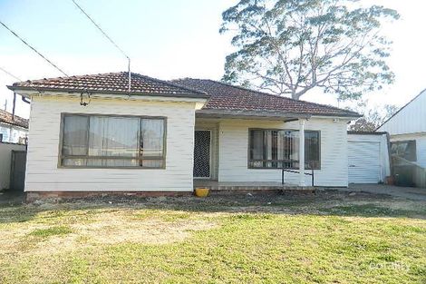 14 Cockburn Cres, Fairfield East, NSW 2165