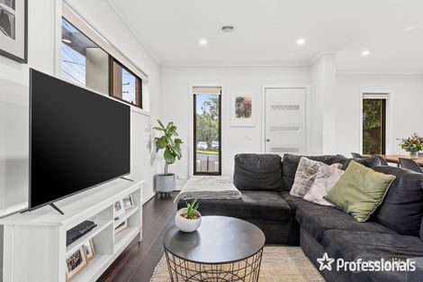 Property photo of 1 Prestige Close Mooroolbark VIC 3138
